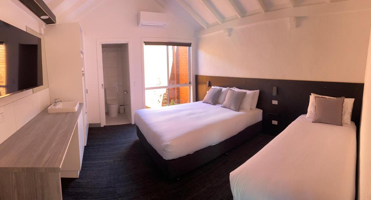 Railway Motel Myrtleford Esterno foto