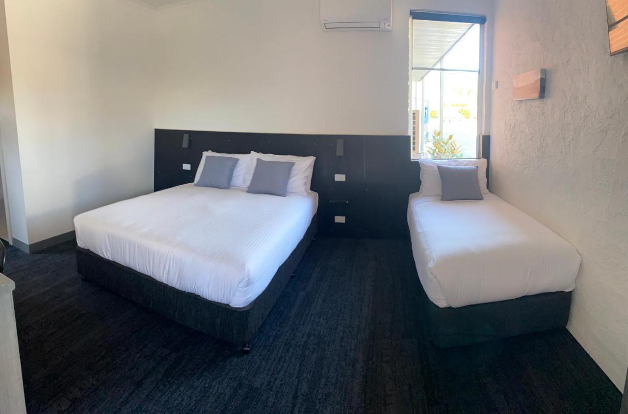 Railway Motel Myrtleford Esterno foto